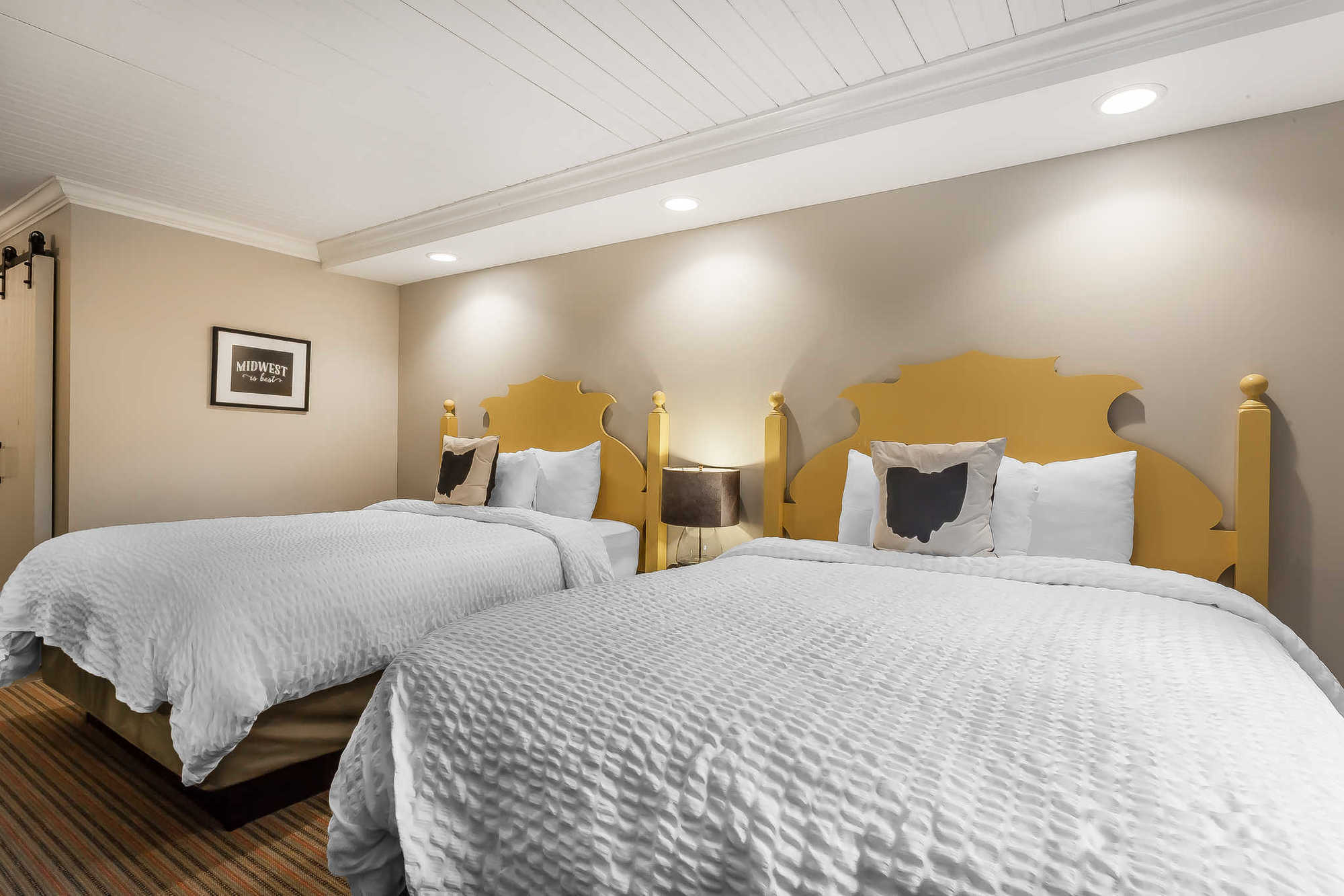 The Aurora Inn Hotel And Event Center Room photo